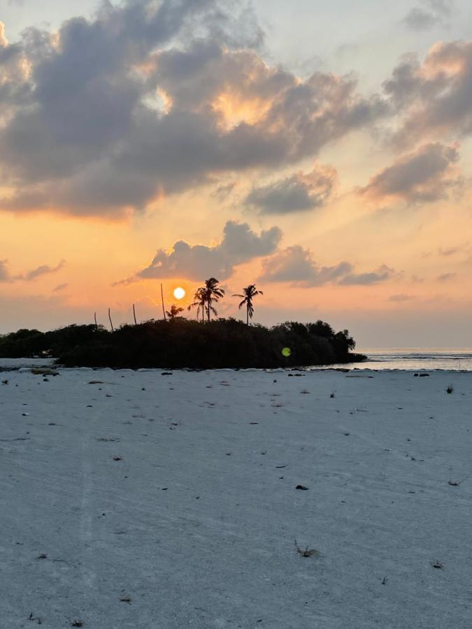 La Isla Tropica Hotel Guraidhoo  Ngoại thất bức ảnh